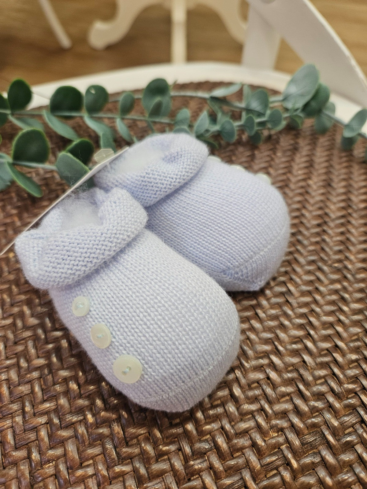 Scarpine neonato in lana con bottoncini al lato
