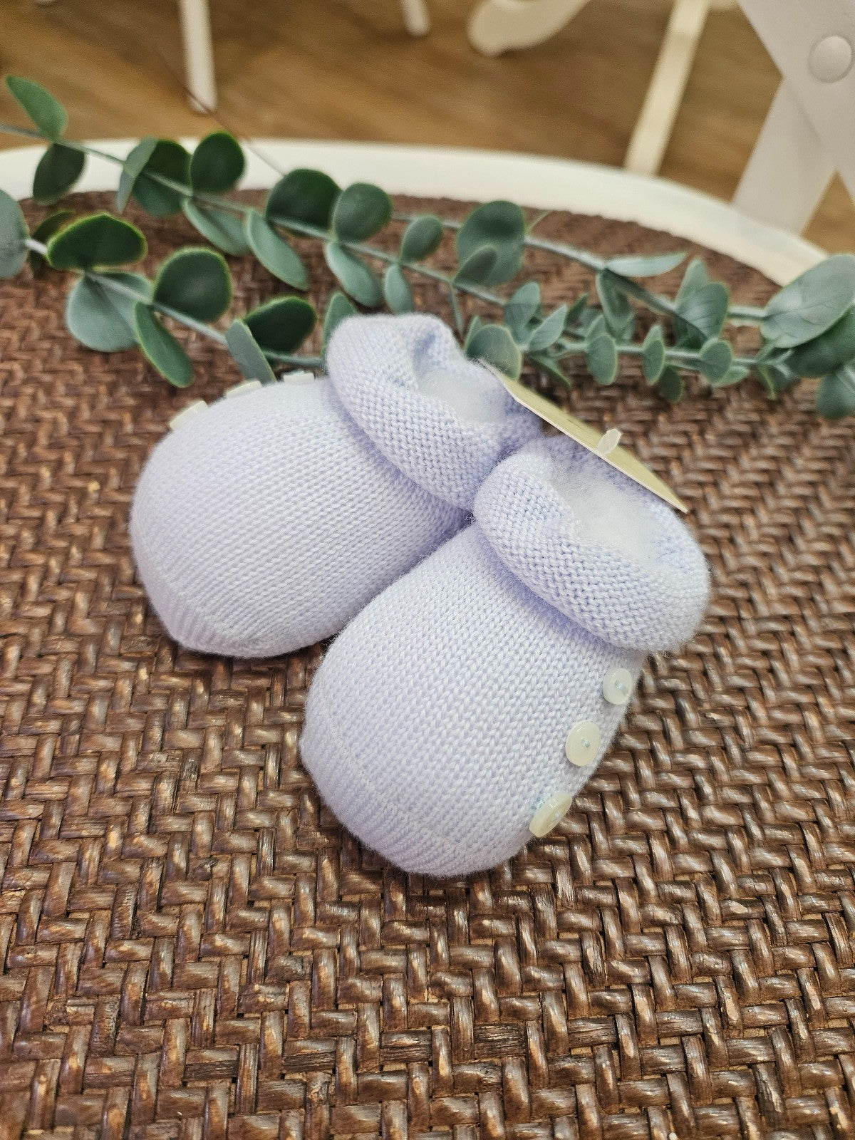 Scarpine neonato in lana con bottoncini al lato