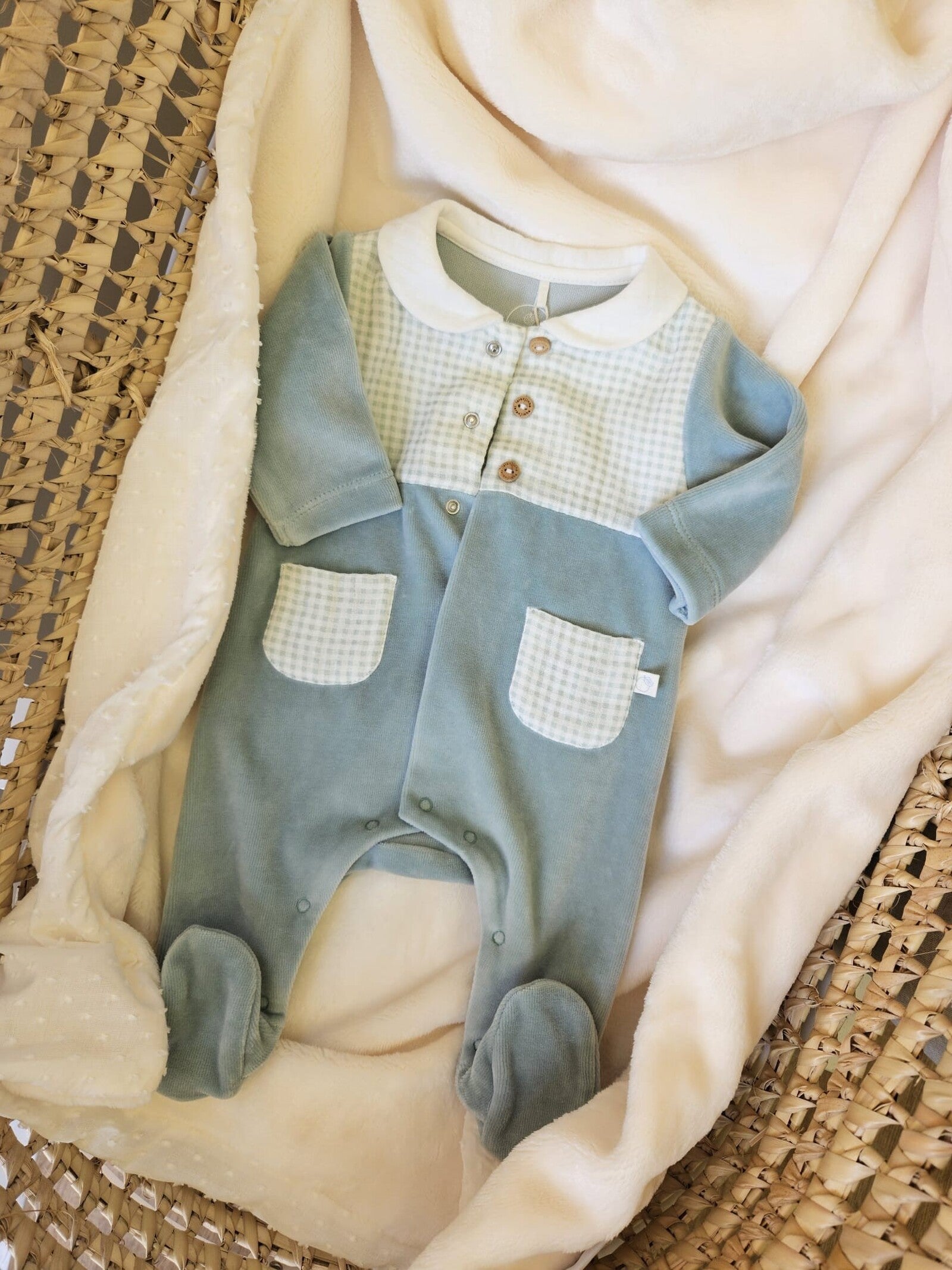 Tutina in velluto con dettagli in tessuto a fantasia