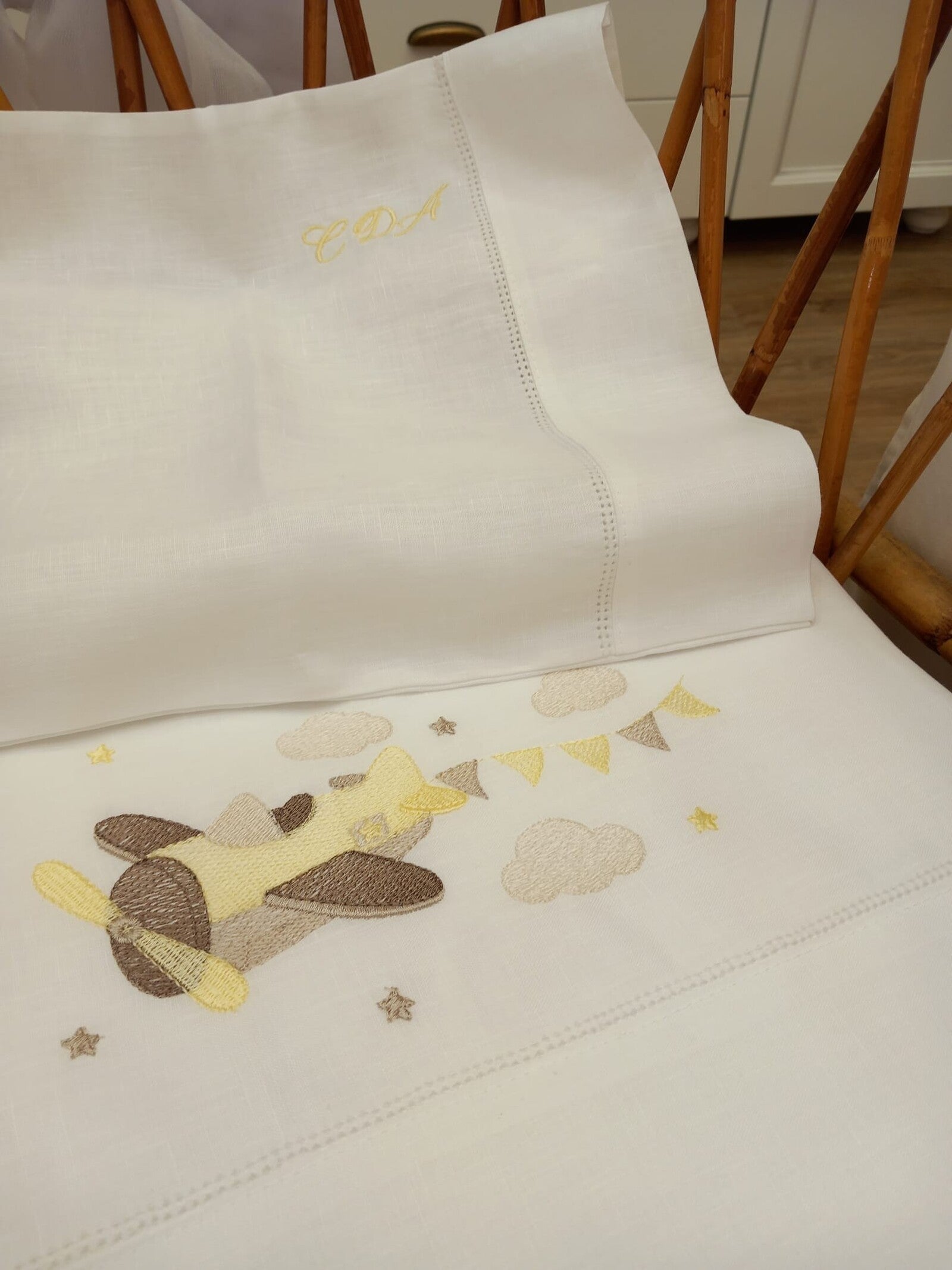 Lenzuolino in puro lino bianco punto a giorno