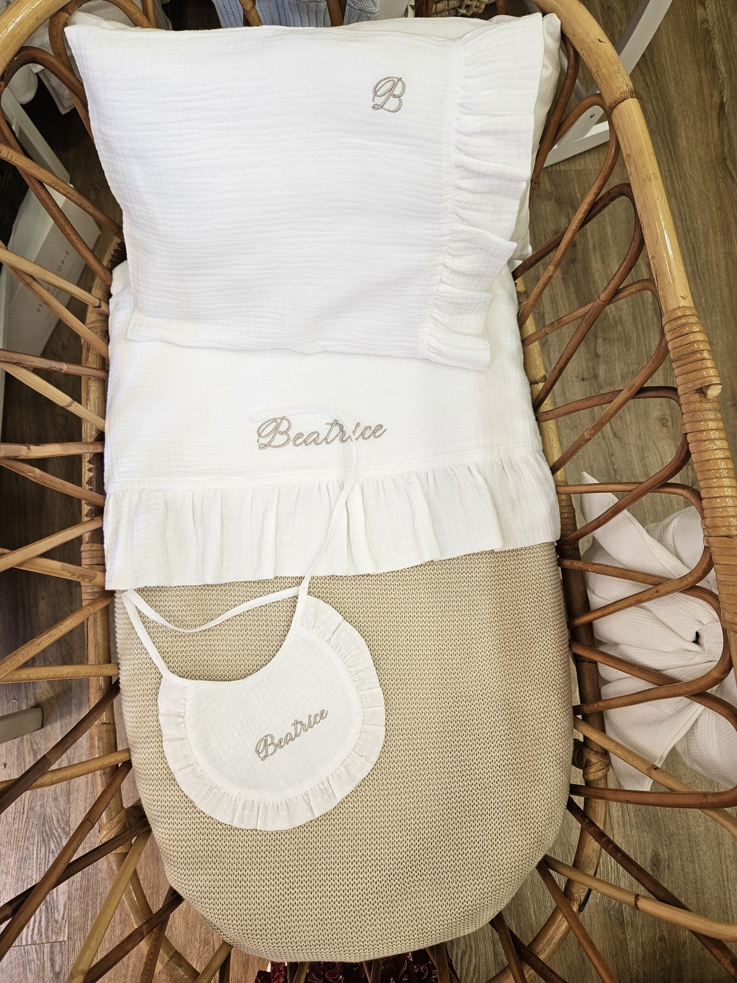 Lenzuolino in mussola di cotone con rouche