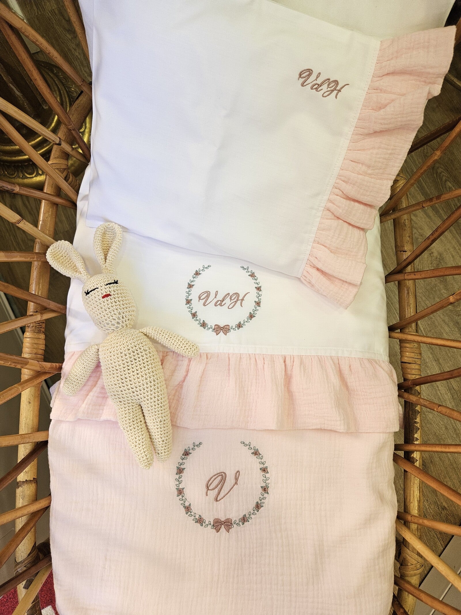 Lenzuolino in mussola di cotone con rouche