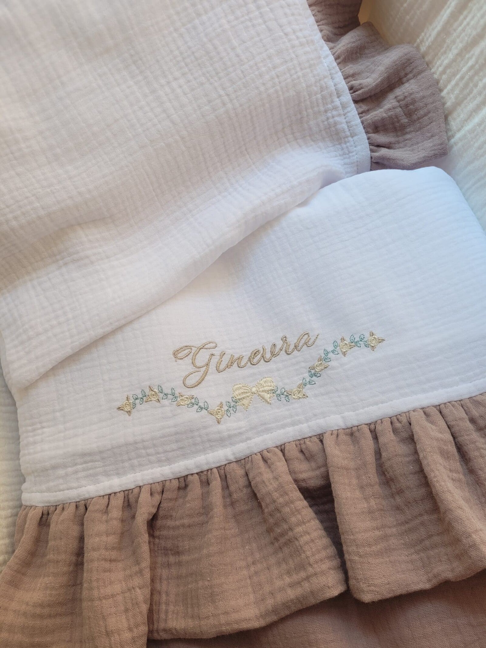 Lenzuolino in mussola di cotone con rouche