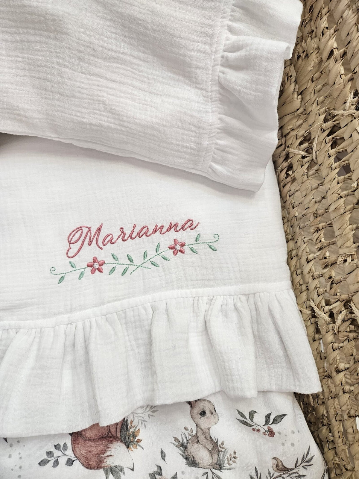 Lenzuolino in mussola di cotone con rouche