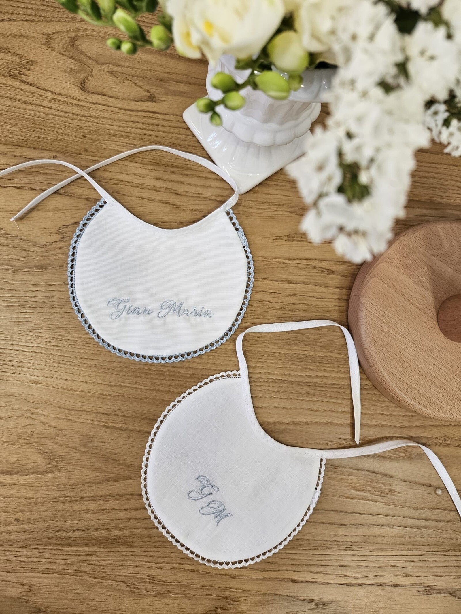 Coppia di bavaglini in piquè di cotone