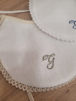 Tre bavaglini in puro lino bianco con merlettino