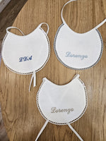 Bavaglino in lino con merlettino