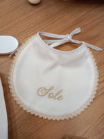 Bavaglino bianco con merlettino margheritina