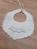 Bavaglino in lino bianco con smerlo