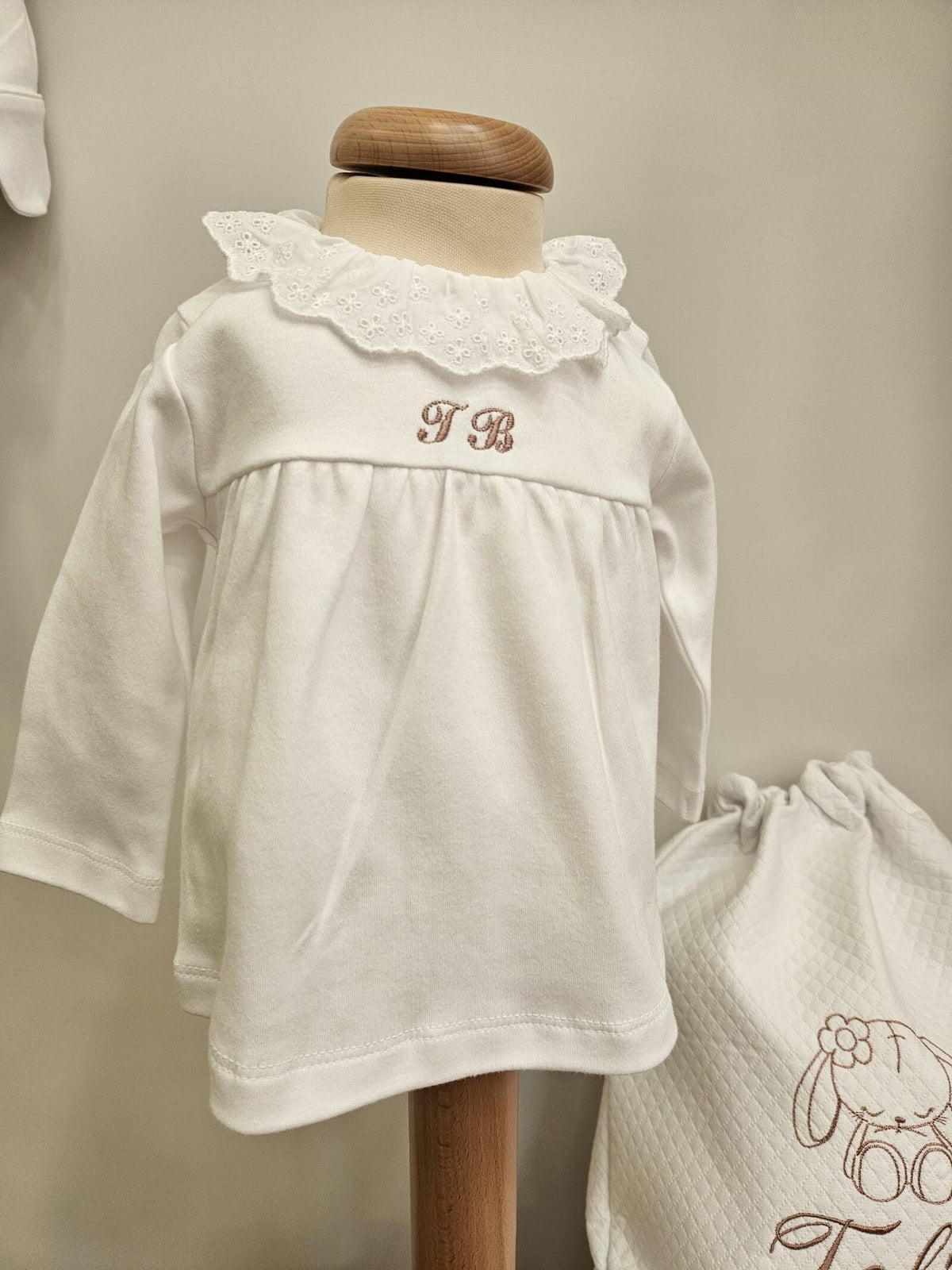 Completo due pezzi in jersey di cotone con colletto in sangallo