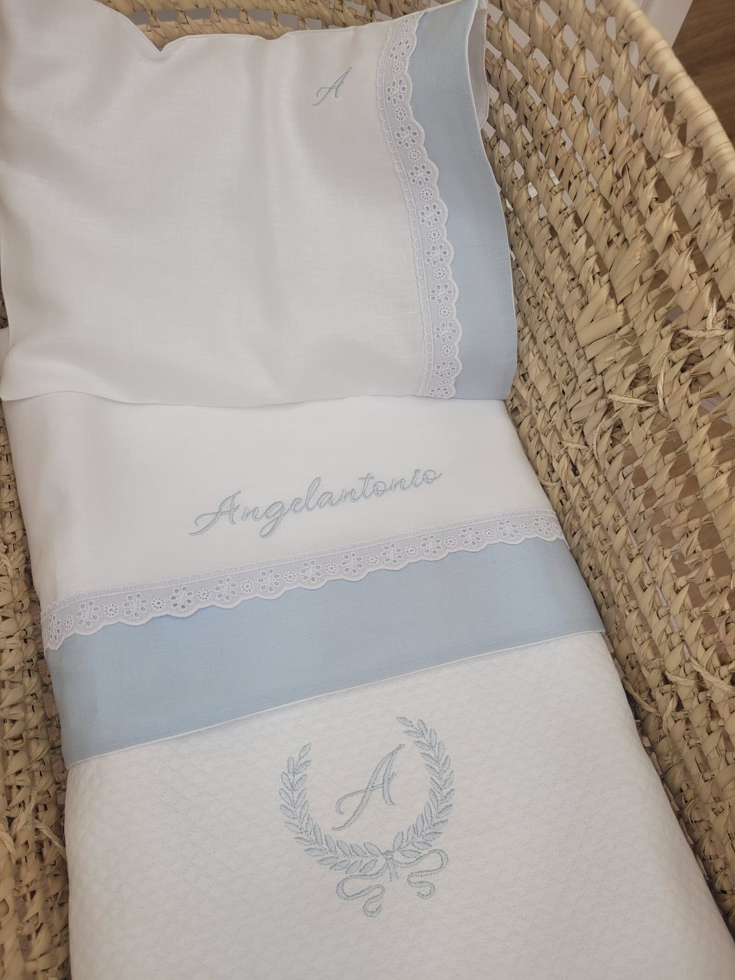 Coordinato culletta, Lenzuolino in lino e pizzo sangallo con copertina