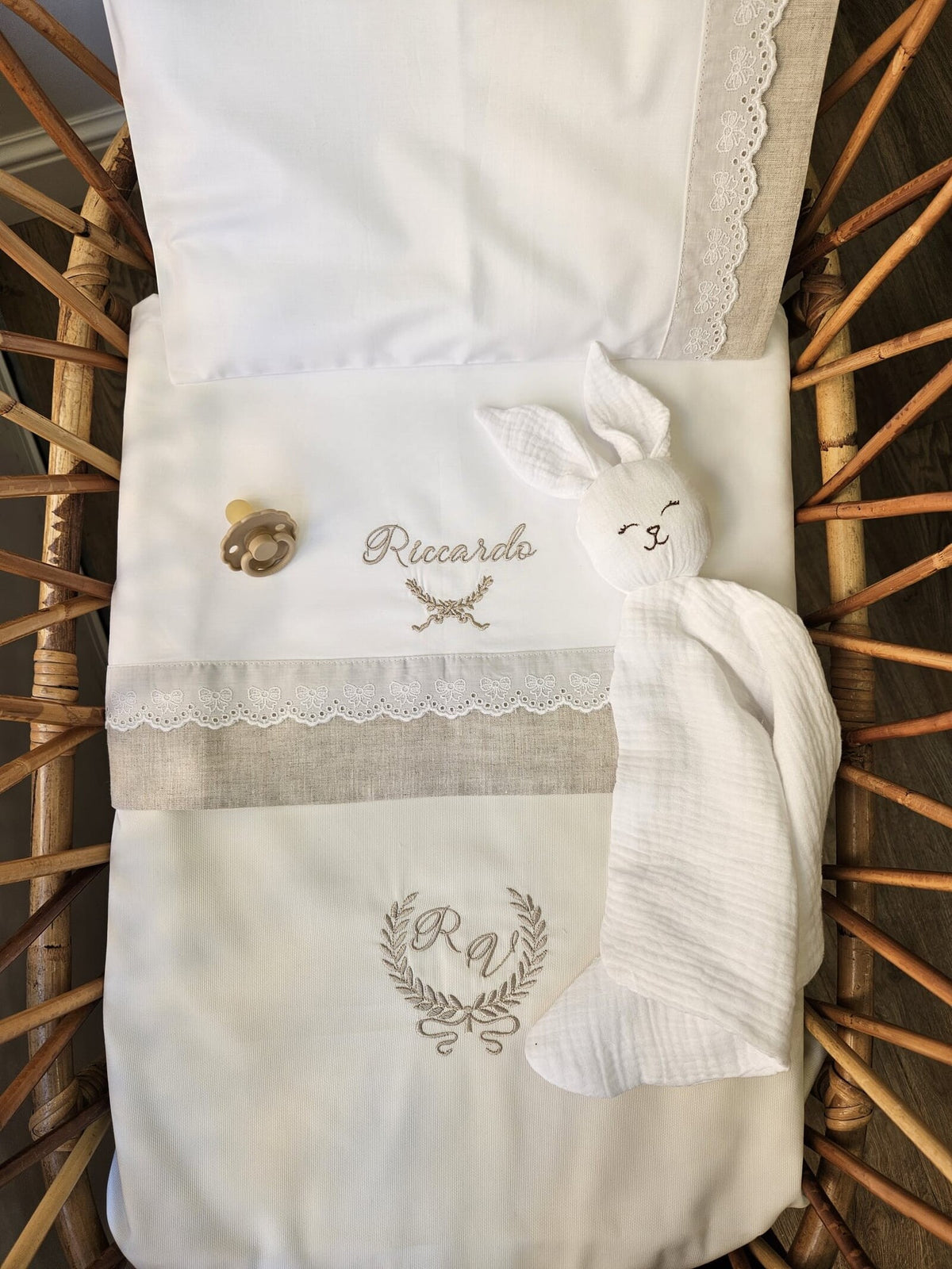 Lenzuolino con pizzo sangallo