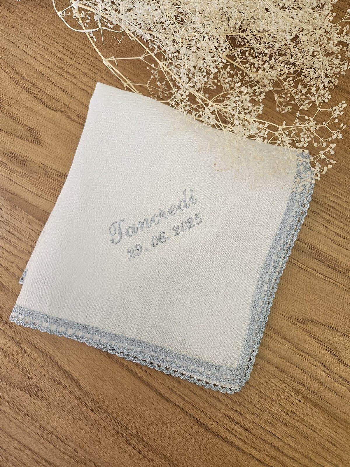 Set Battesimale in Lino con Merlettino – Bavaglino e Fazzoletto Personalizzati