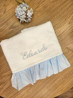 Telo bagnetto in spugna di cotone con rouche in plumetis