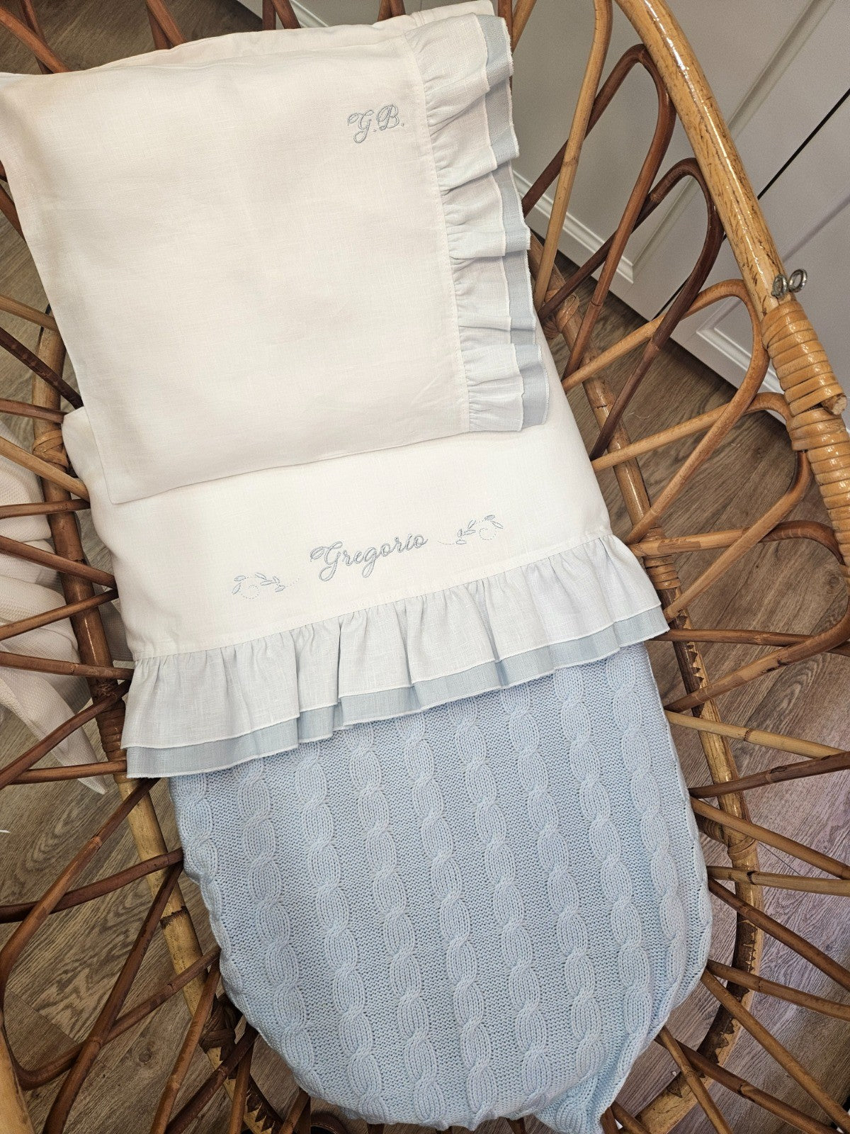 Copertina neonato in lana con trecce