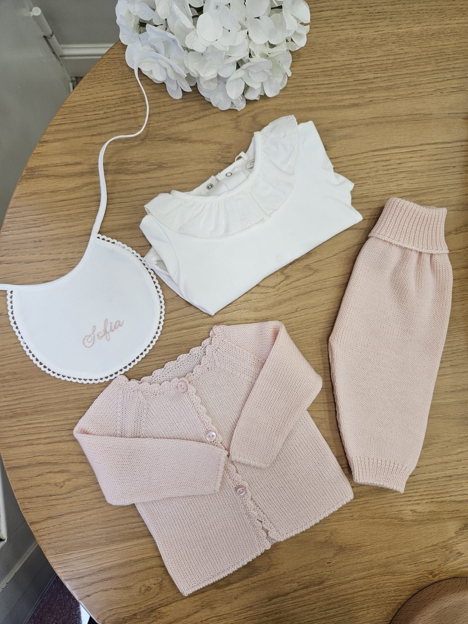 Completo due pezzi a maglia, cardigan con pantaloni