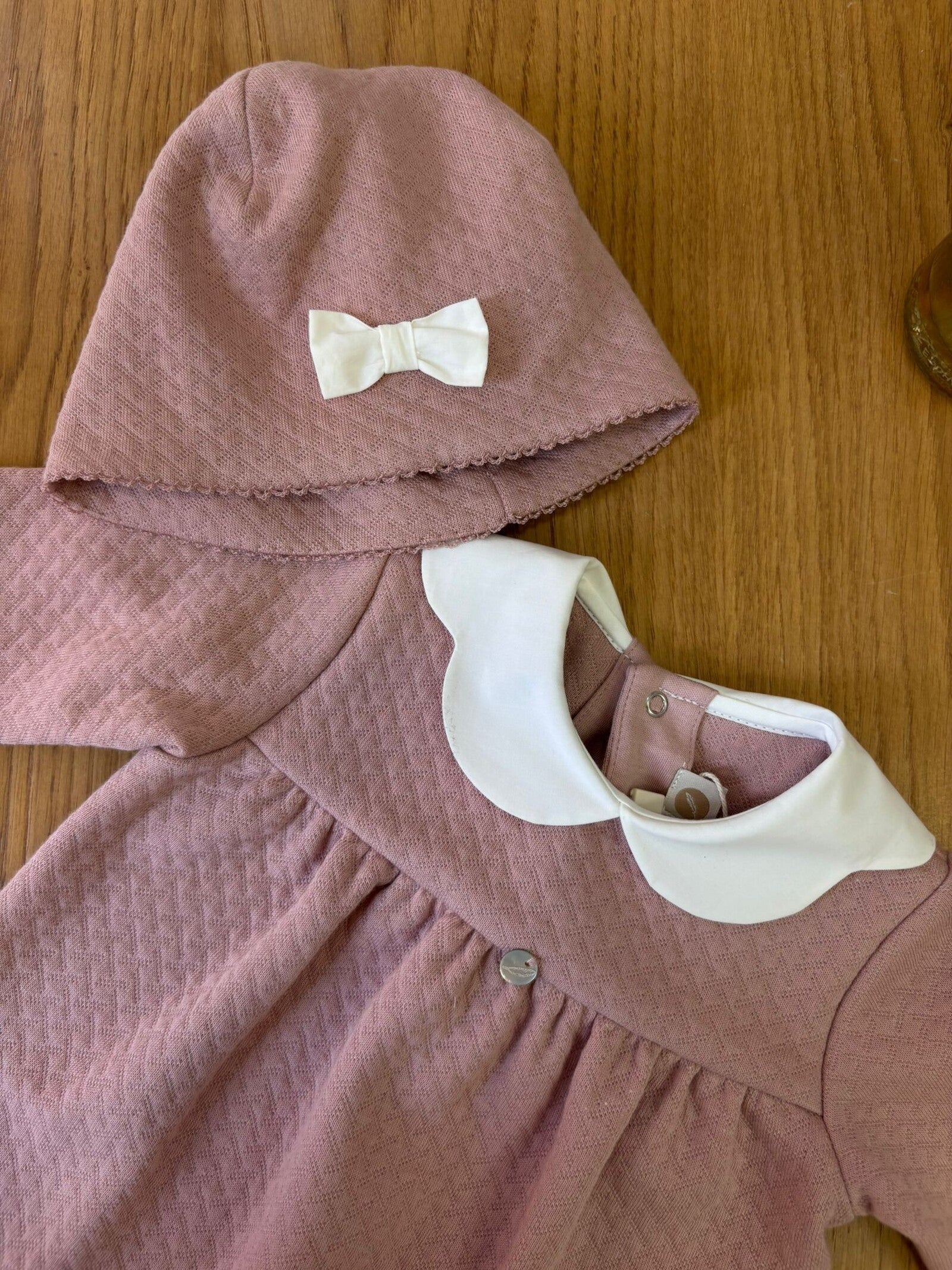 Completo Tutina e cappellino con effetto trapuntato