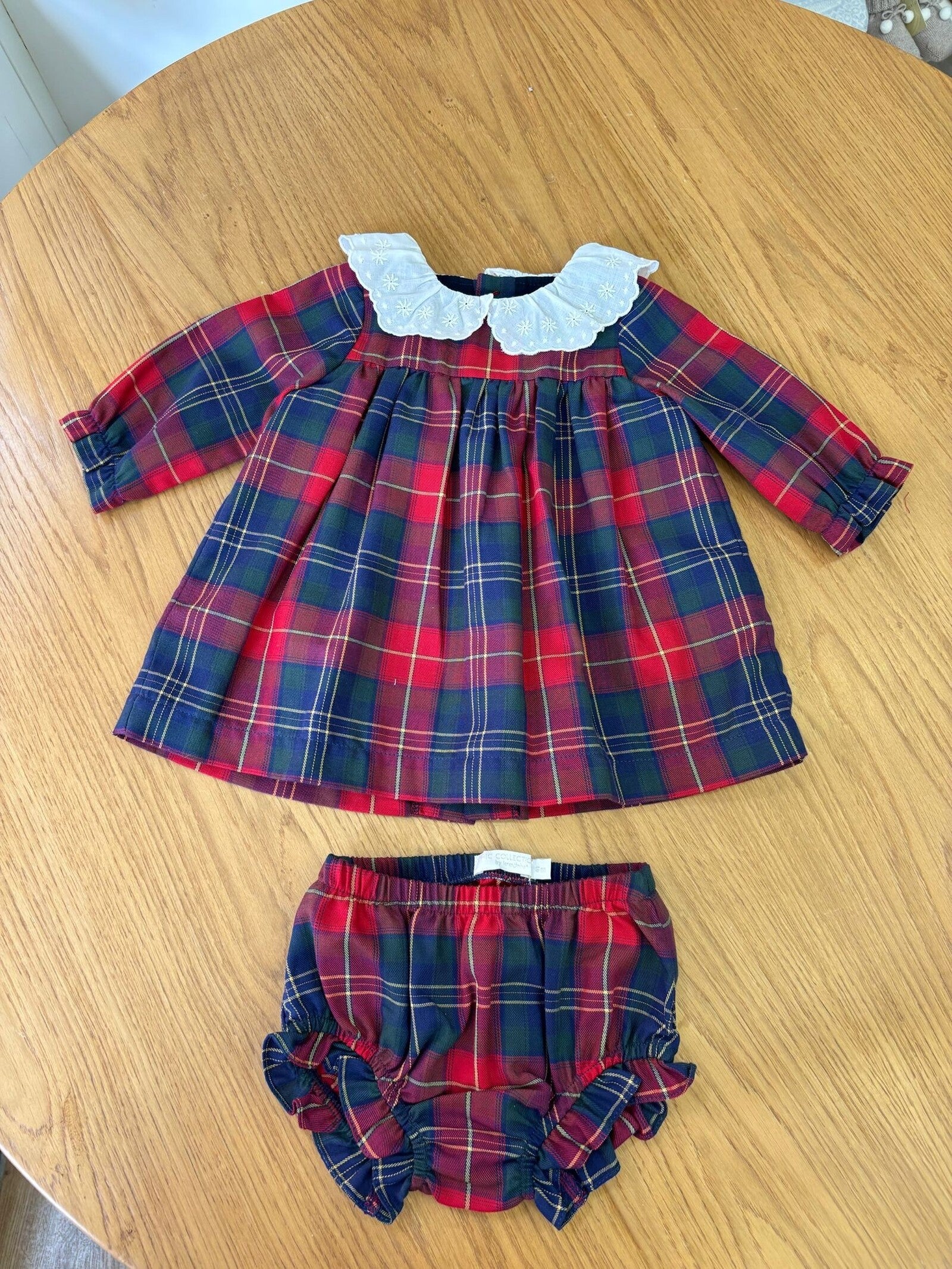 Vestitino in tartan con copripannolino