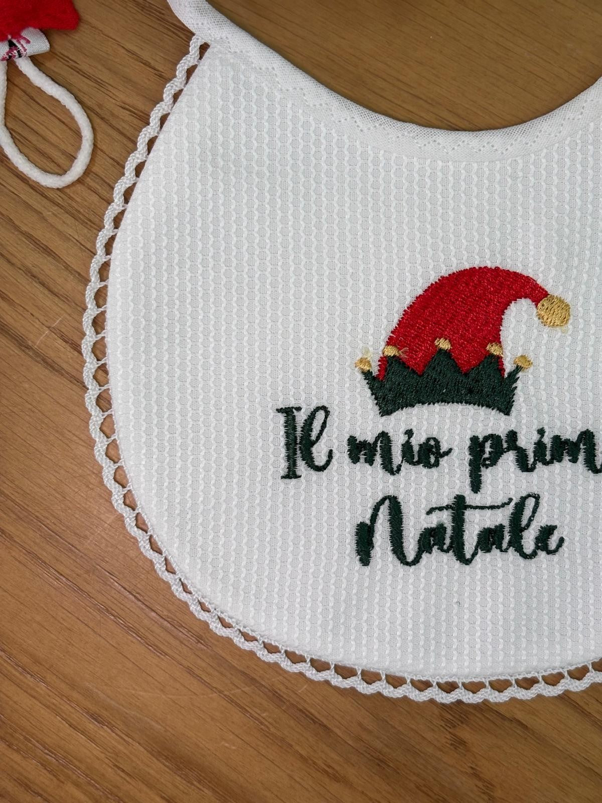 Bavaglino in piquet di cotone nido d'ape con ricamo