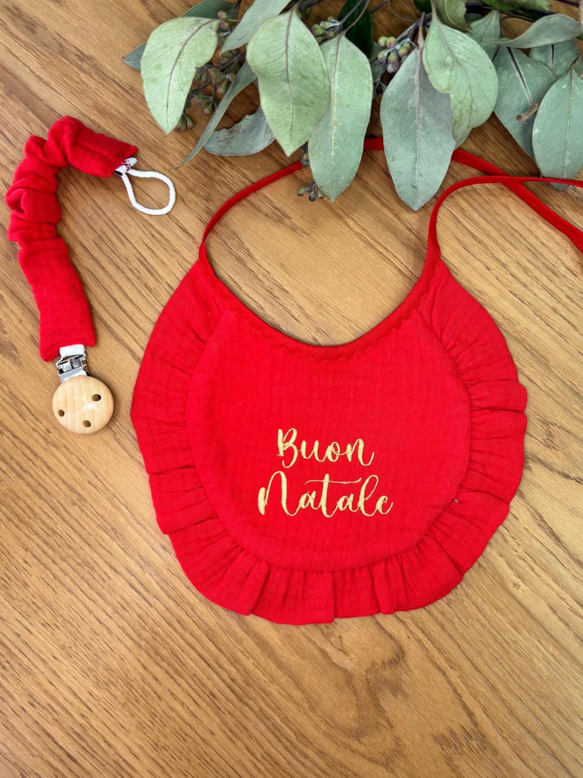 Bavaglino in mussola di cotone con ricamo