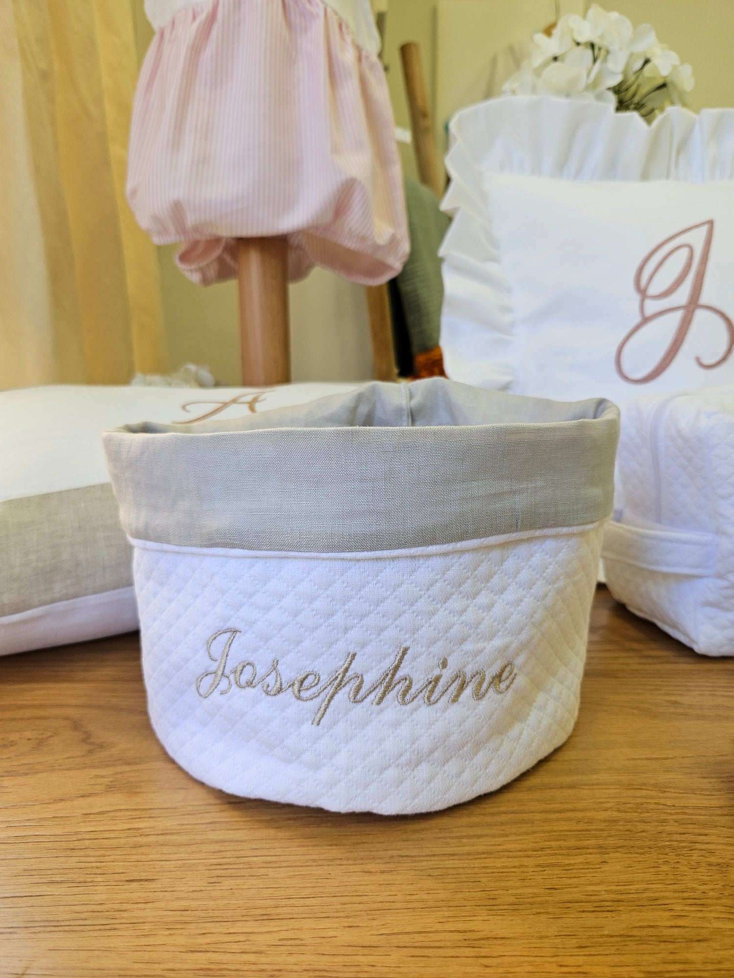 Cestino prodotti bagno in piquè di cotone e lino