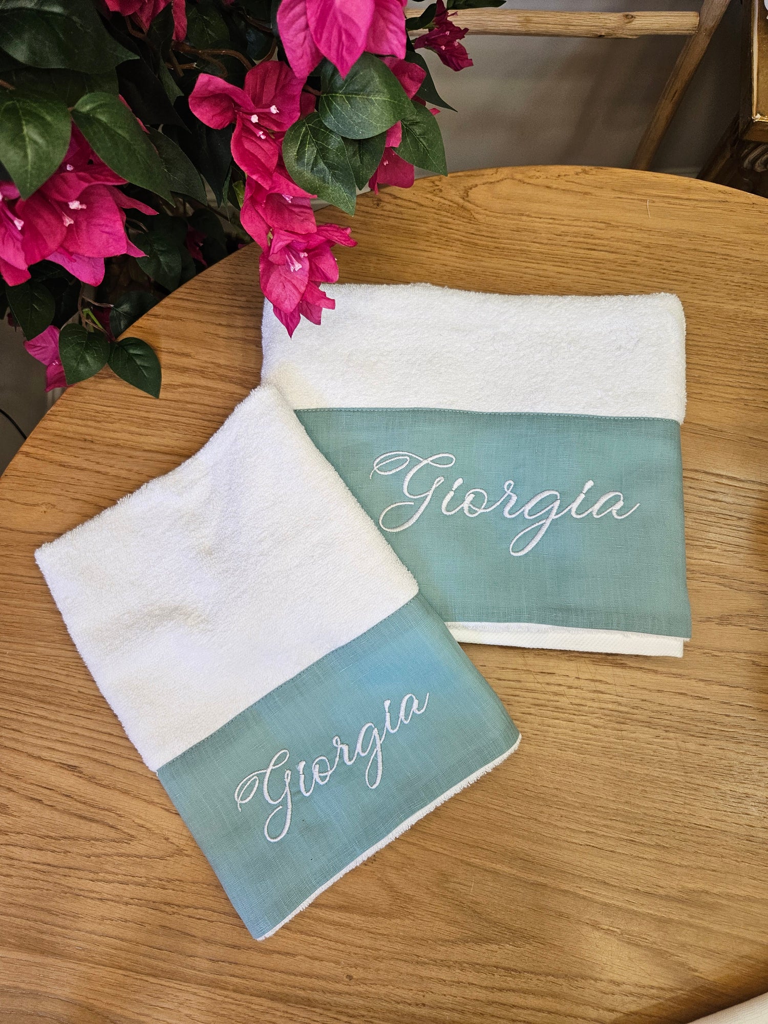 Coppia di asciugamani in spugna viso e ospite con fascia in lino