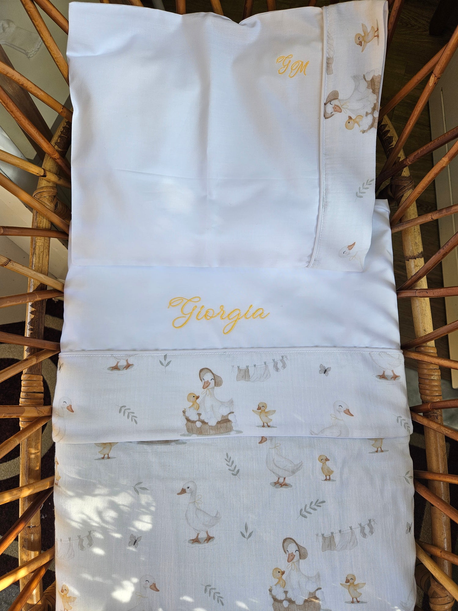 Lenzuolino con fascia a fantasia