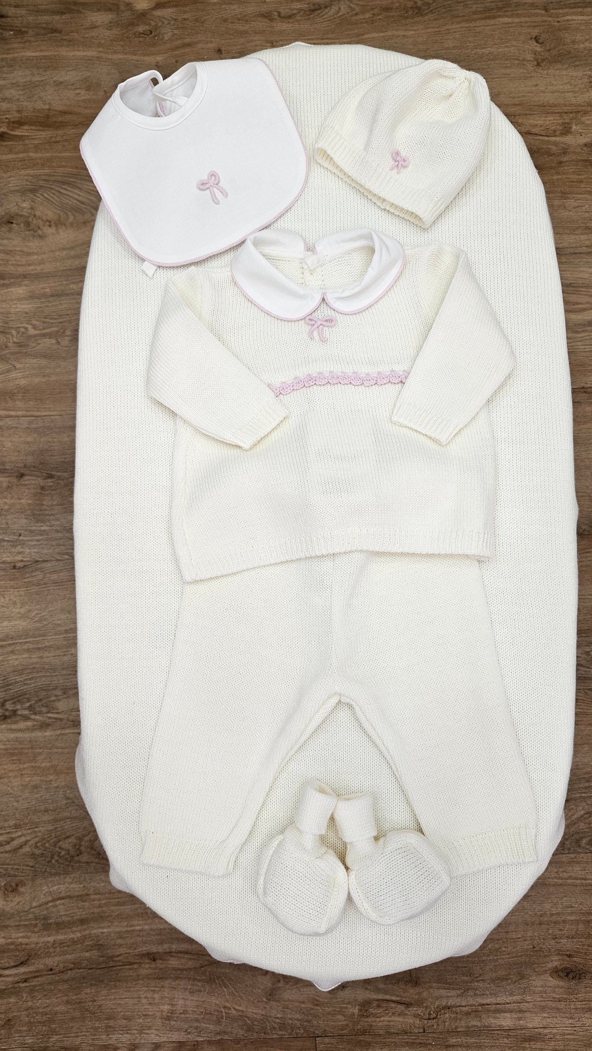 Set Nascita in Lana panna – Golfino e pantaloni, Copertina, Cappellino e Scarpine