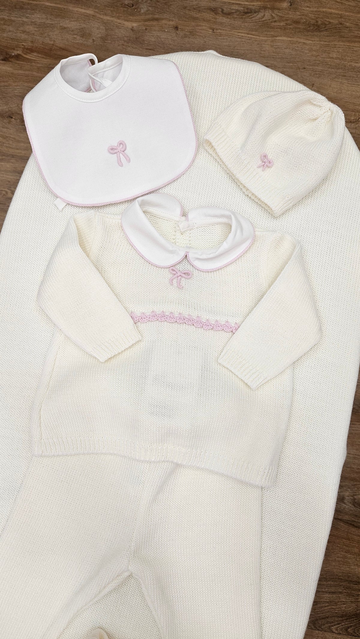 Set Nascita in Lana panna – Golfino e pantaloni, Copertina, Cappellino e Scarpine