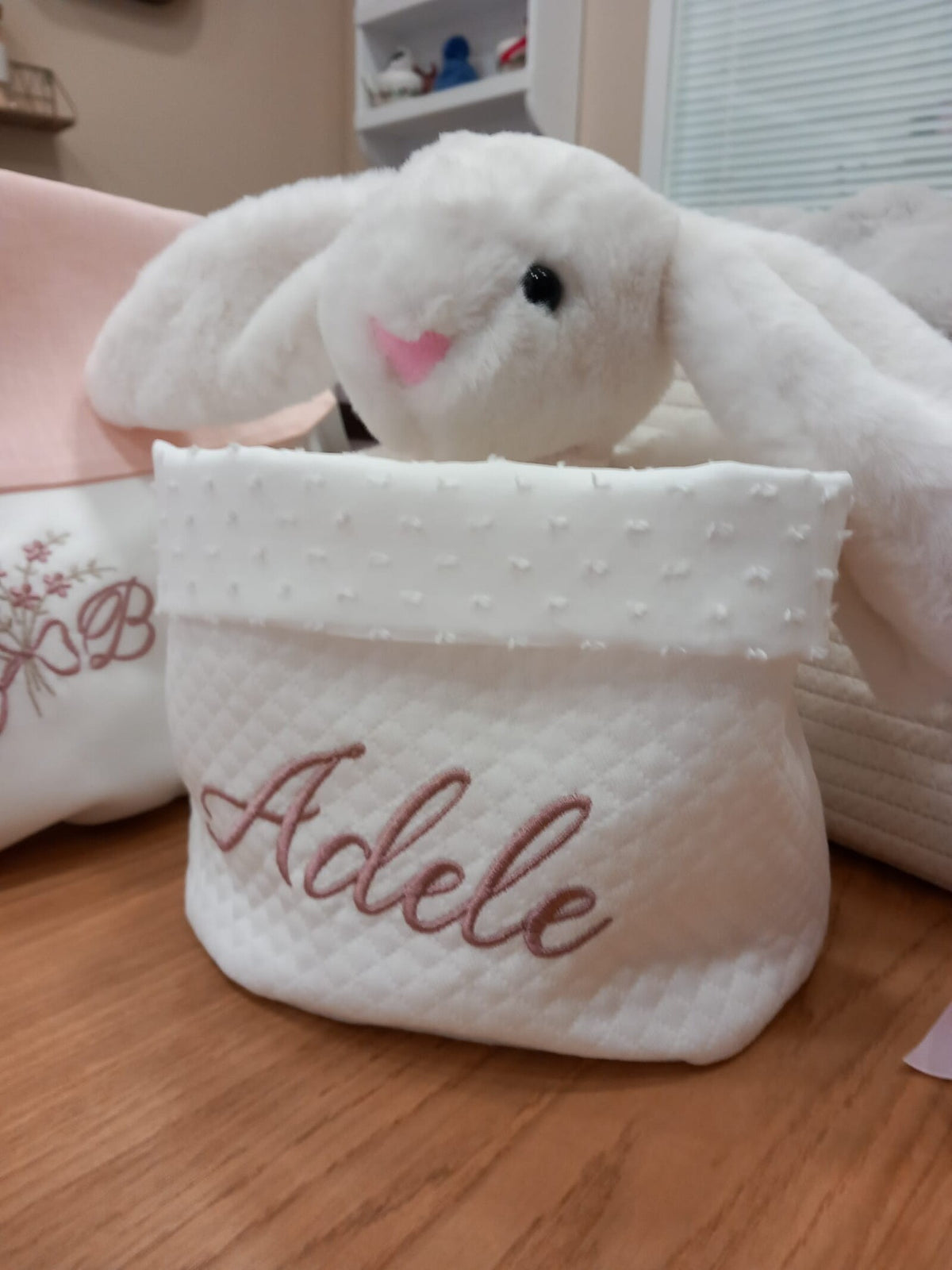 Cestino portatutto neonato rivestito in plumetis