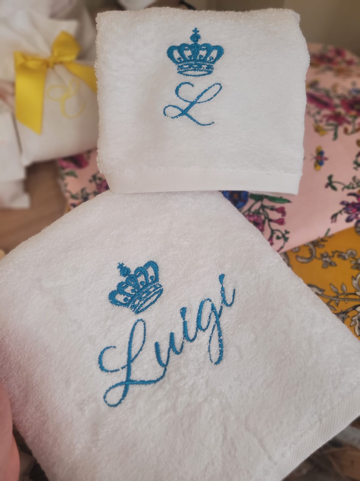 Coppia di asciugamani in spugna di cotone bianca