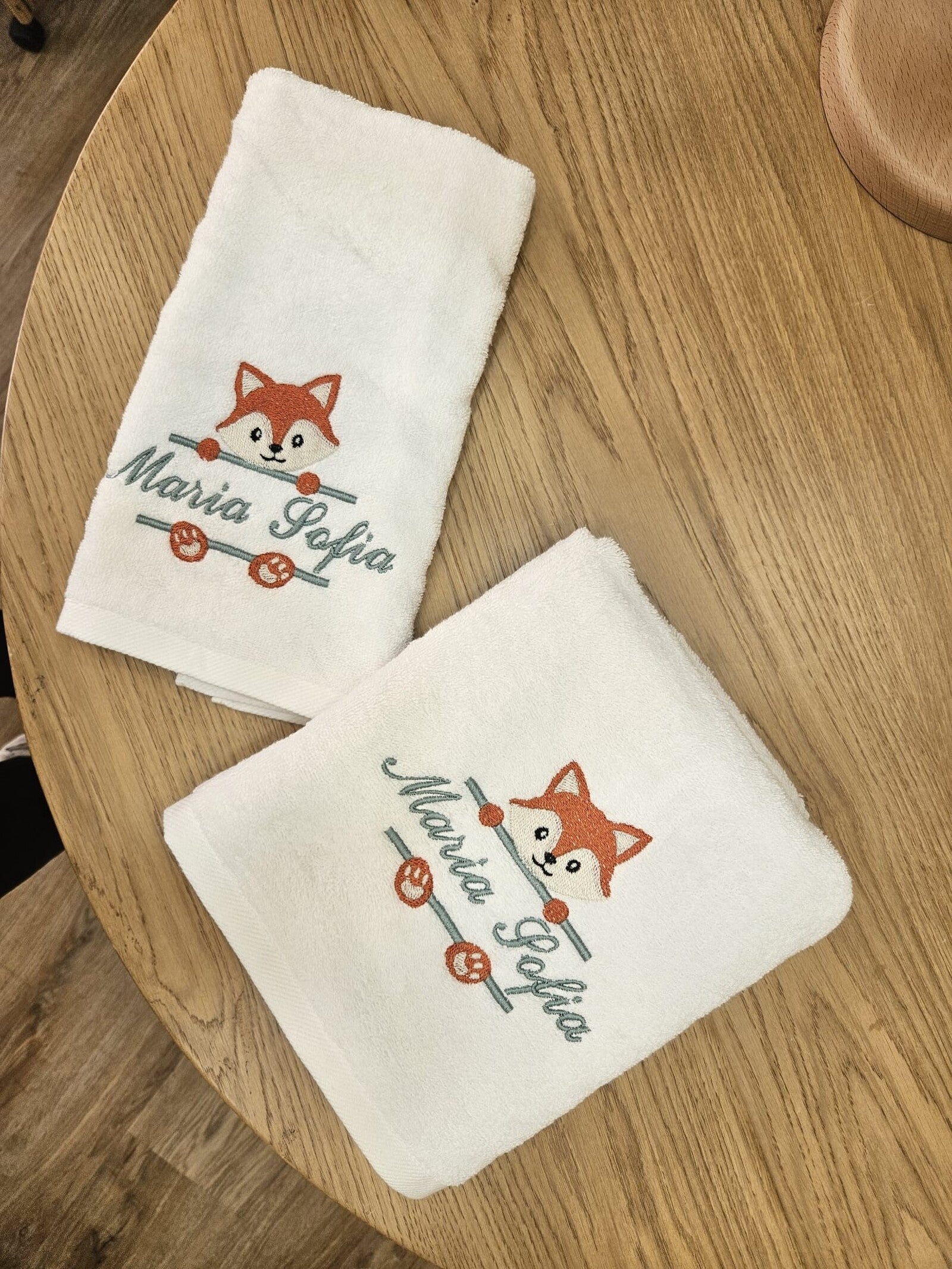 Coppia di asciugamani in spugna di cotone bianca