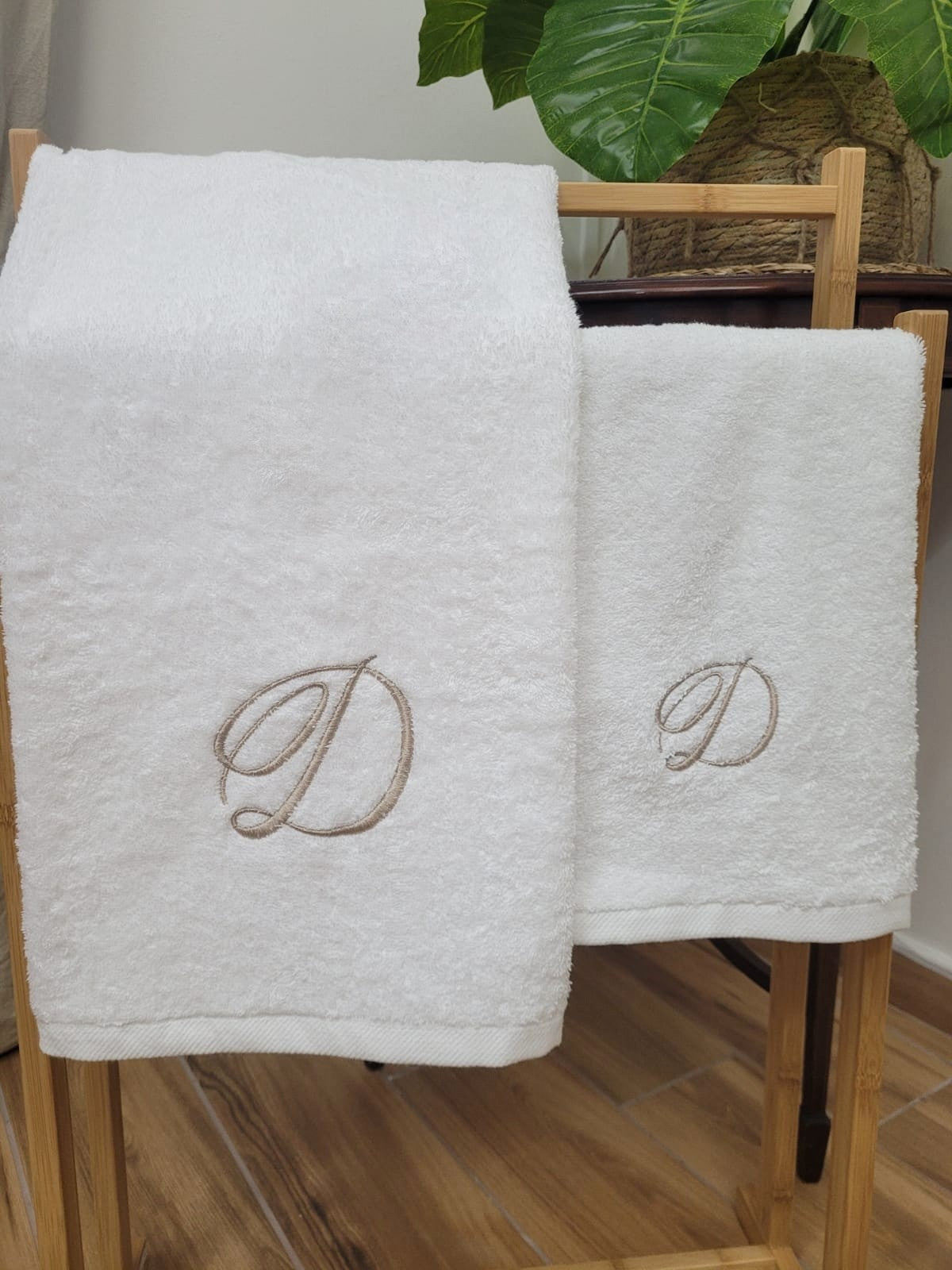 Coppia di asciugamani in spugna di cotone bianca