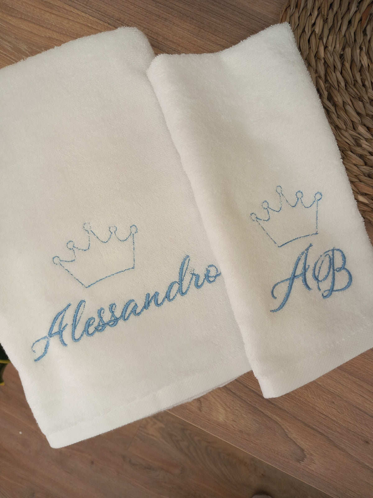 Coppia di asciugamani in spugna di cotone bianca