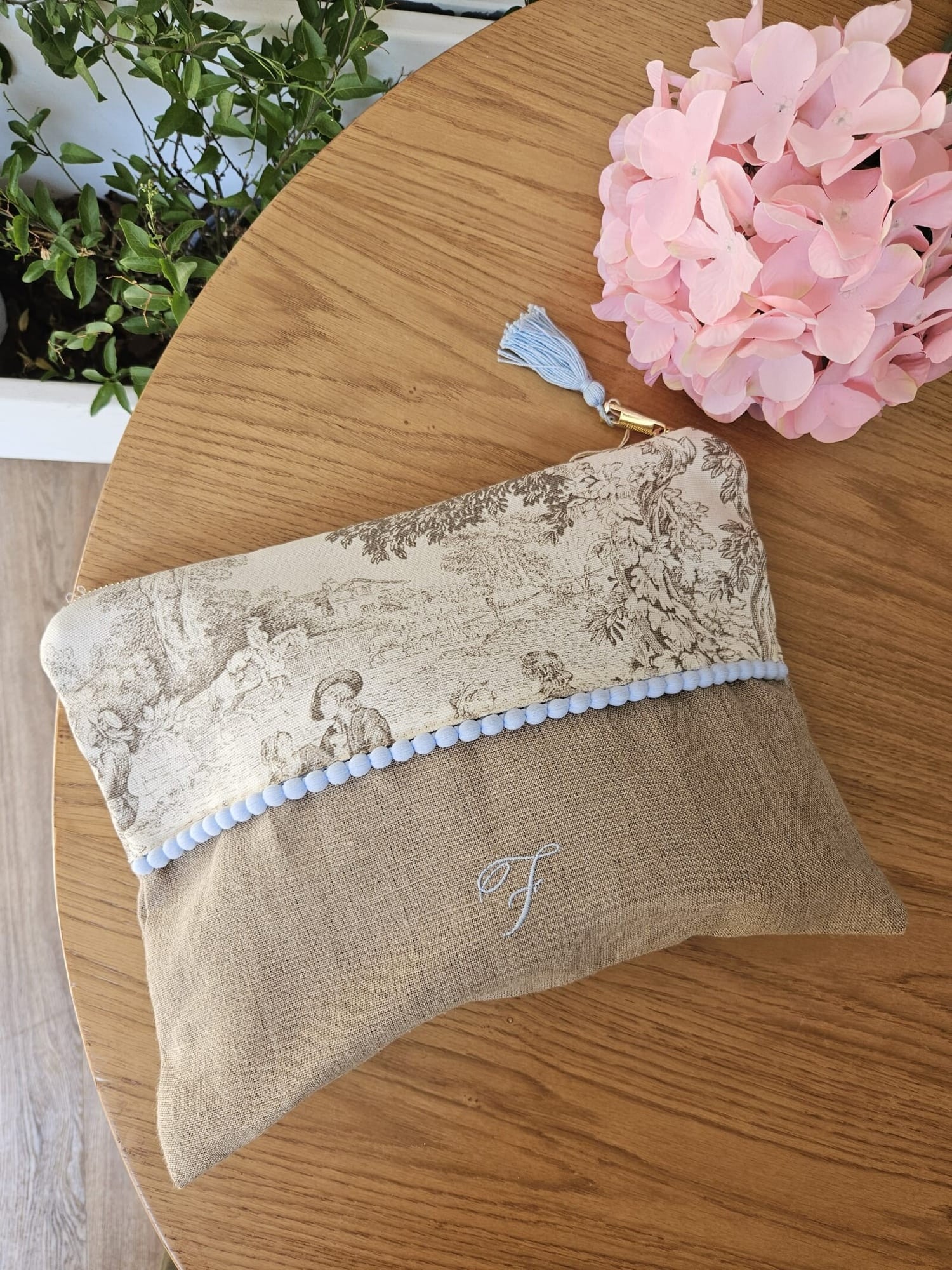 Borsello Toile de Jouy con pon pon