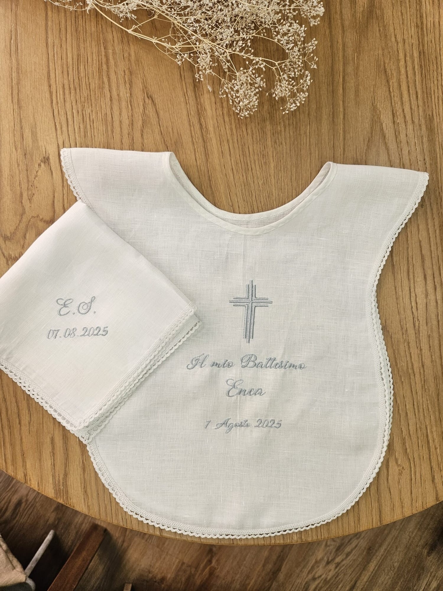 Camicino e fazzoletto battesimale con merlettino