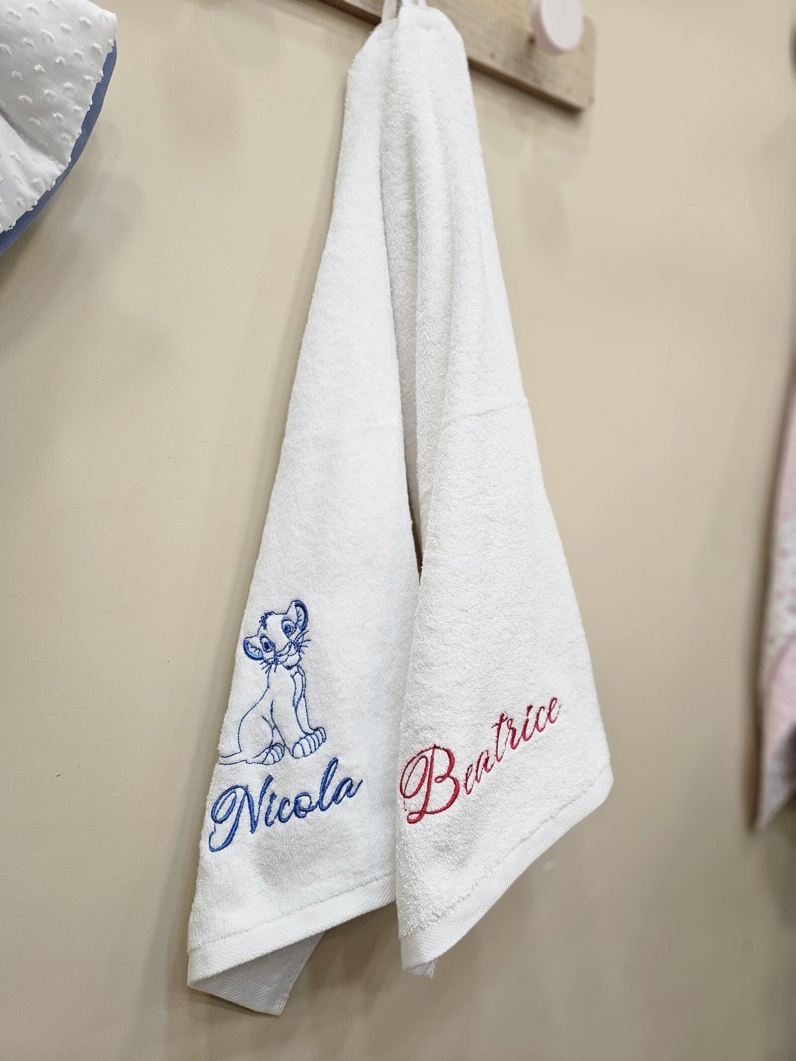 Asciugamanino in spugna personalizzato con il nome