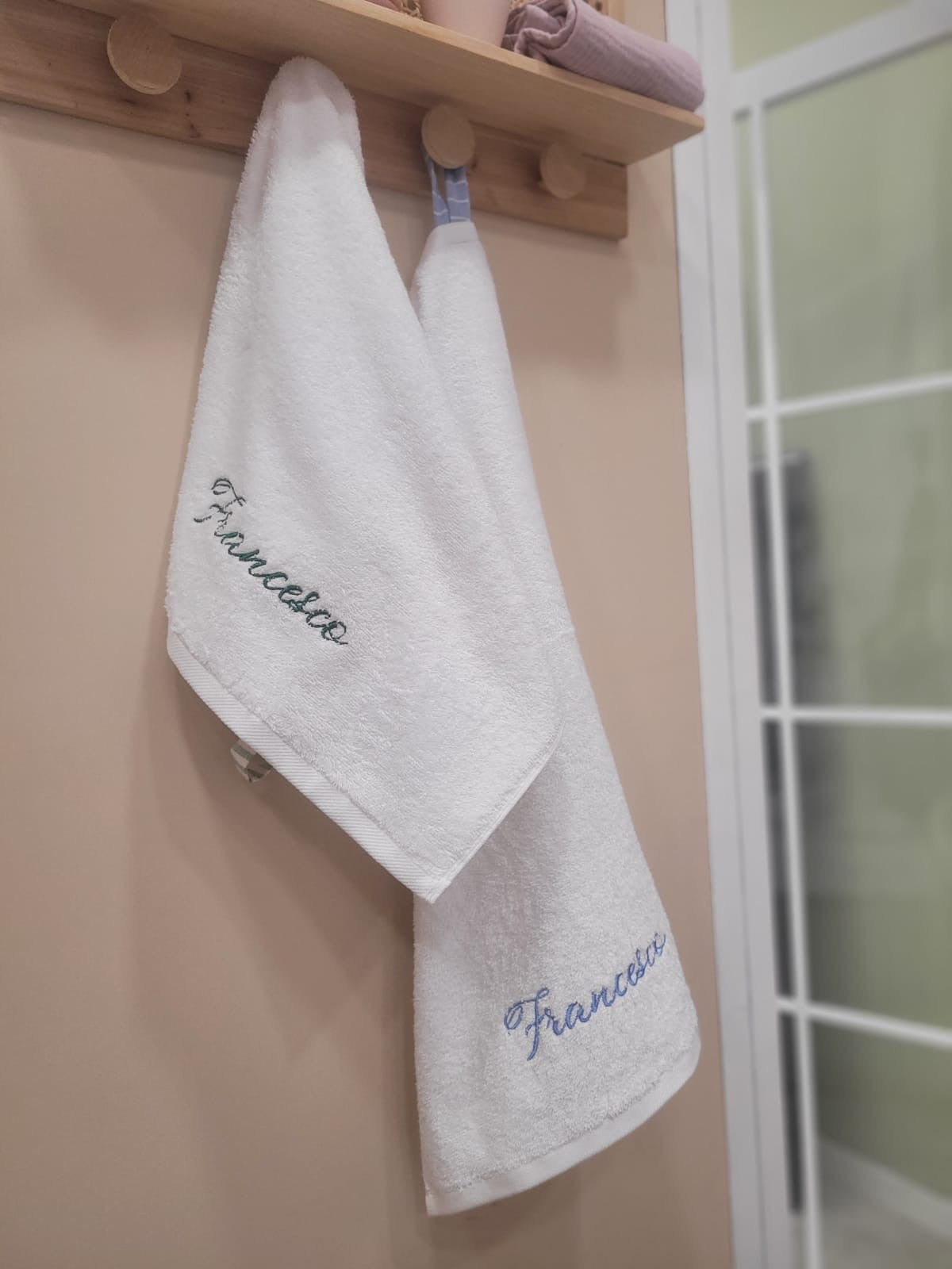 Asciugamanino in spugna personalizzato con il nome
