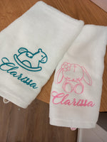 Asciugamanino in spugna personalizzato con il nome