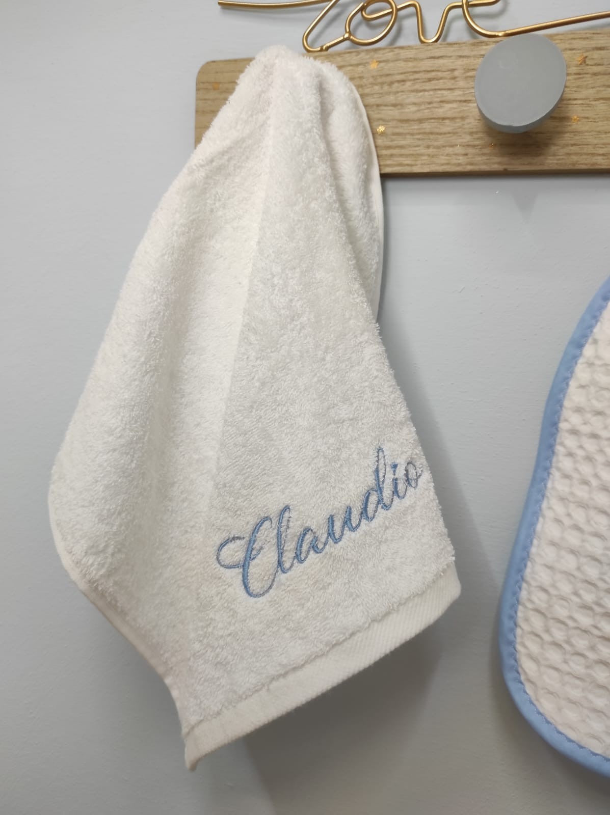 Asciugamanino in spugna personalizzato con il nome