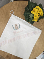 Accappatoio neonato in spugna bianca e rouche in plumetis