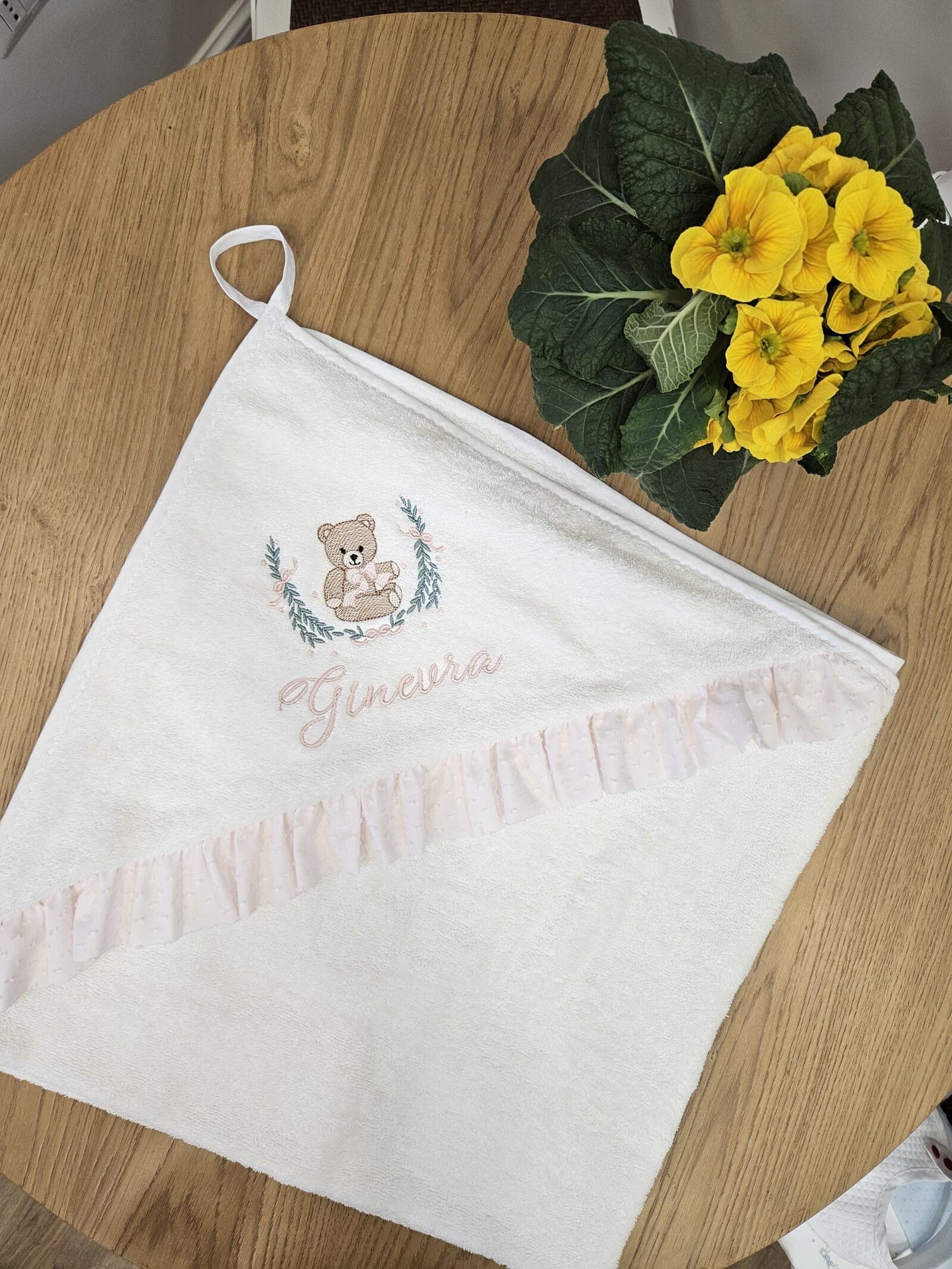 Accappatoio neonato in spugna bianca e rouche in plumetis