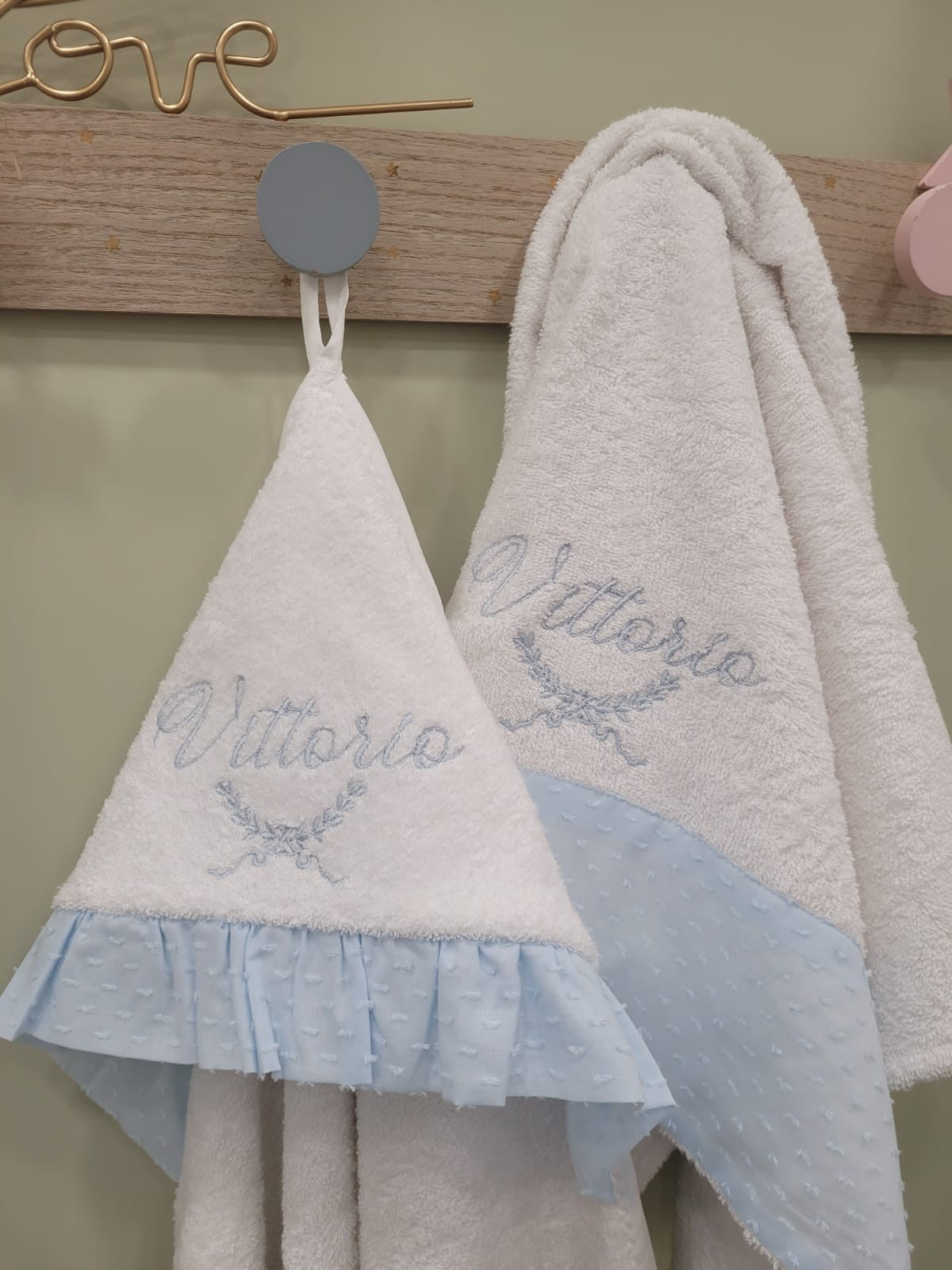 Accappatoio neonato in spugna bianca e rouche in plumetis