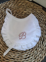 Bavaglino in piquet con rouches in plumetis