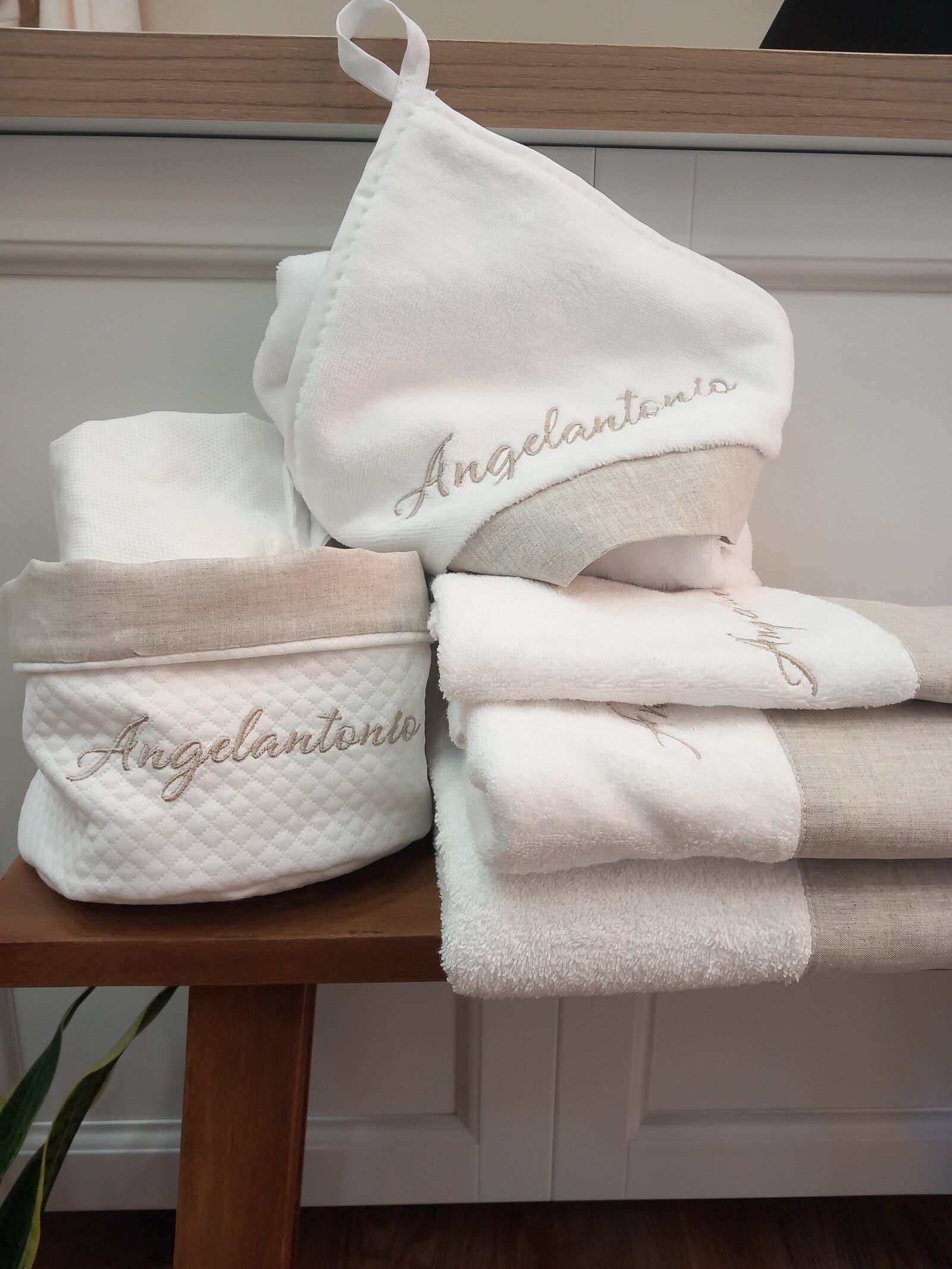 Cestino prodotti bagno in piquè e lino