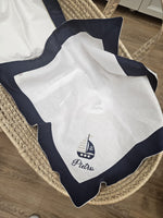 Quadrato Navy in lino bianco