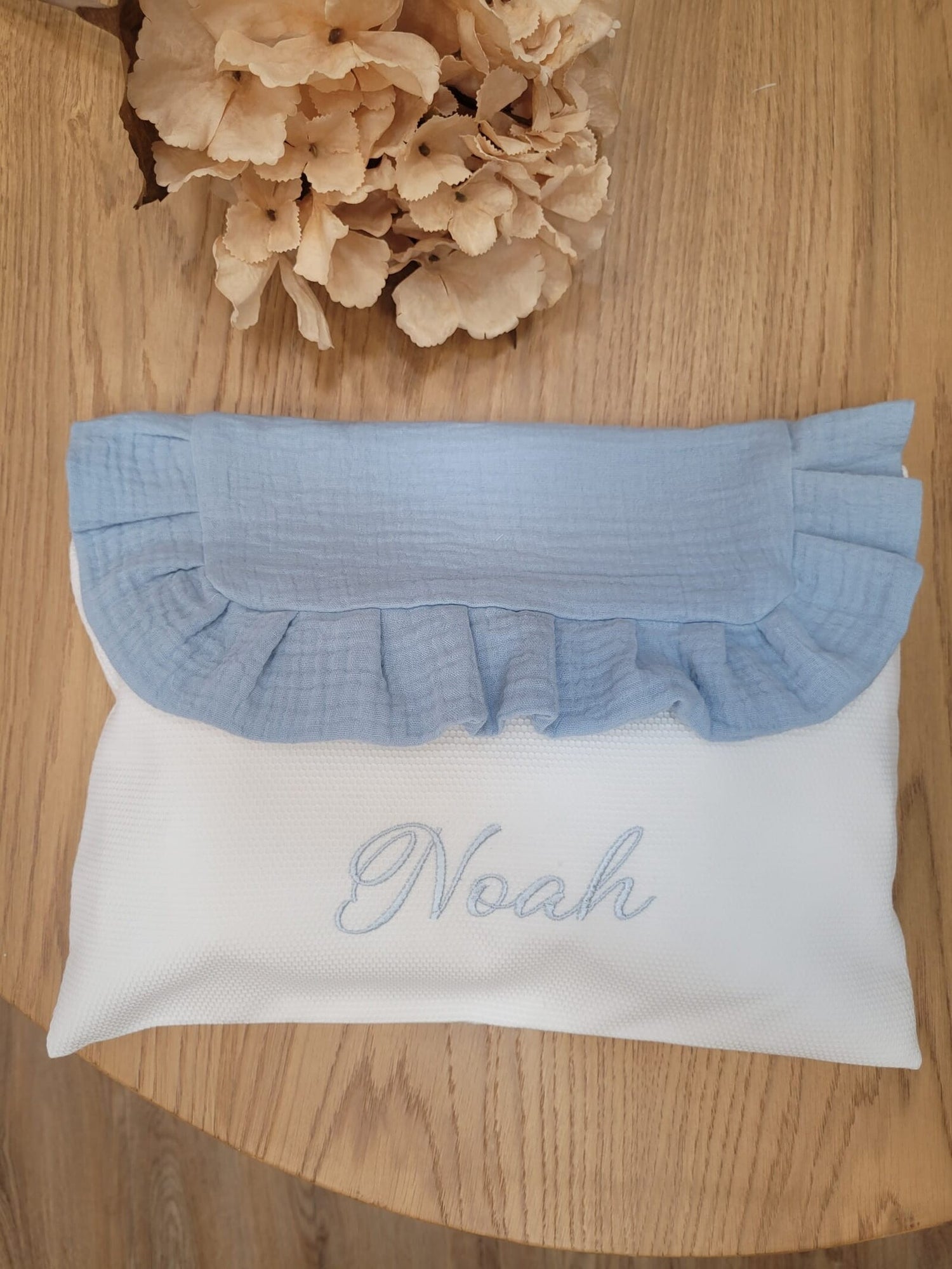 Busta nascita con pattina e rouche in mussola