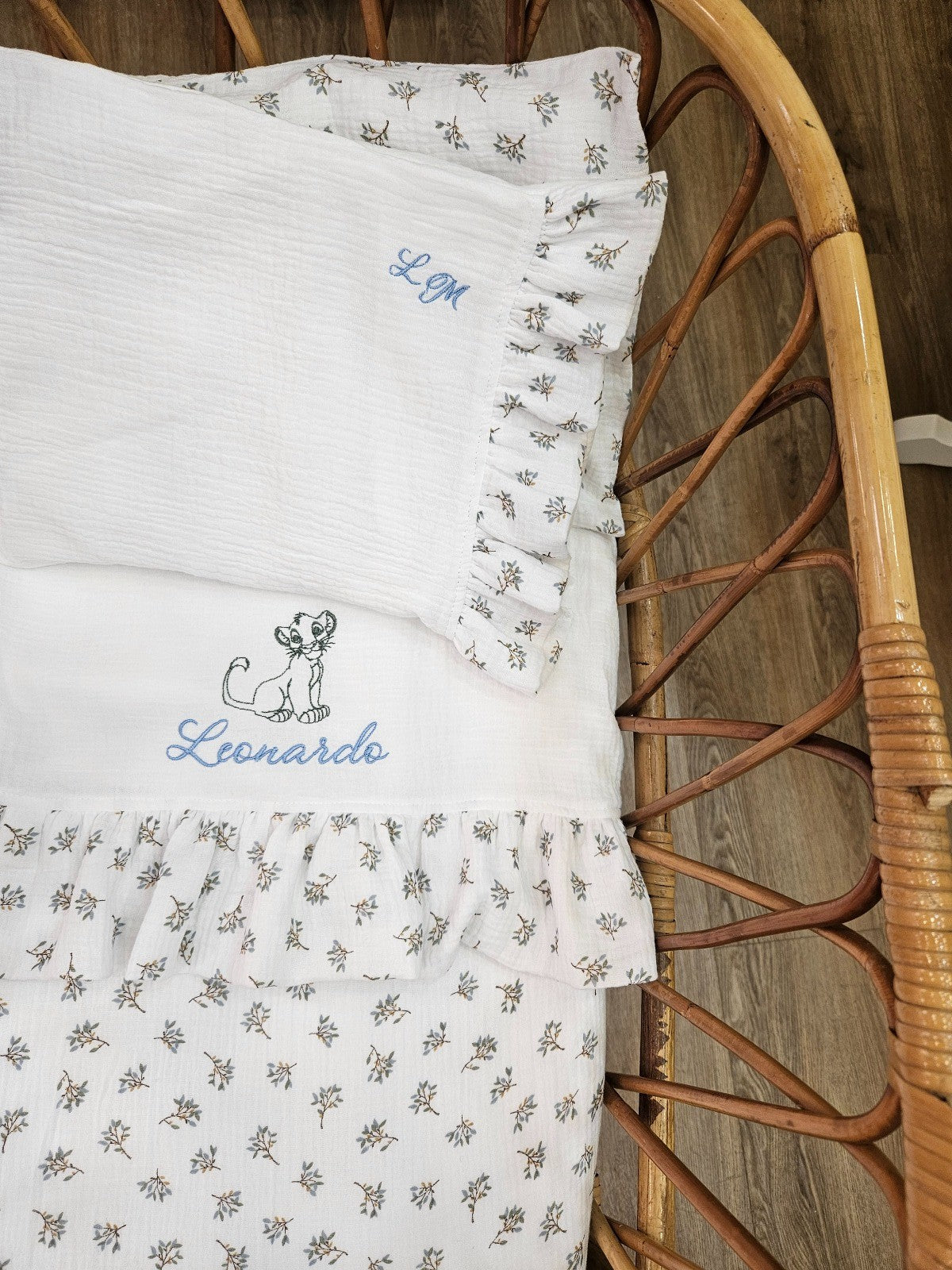 Lenzuolino in mussola con rouche a fantasia