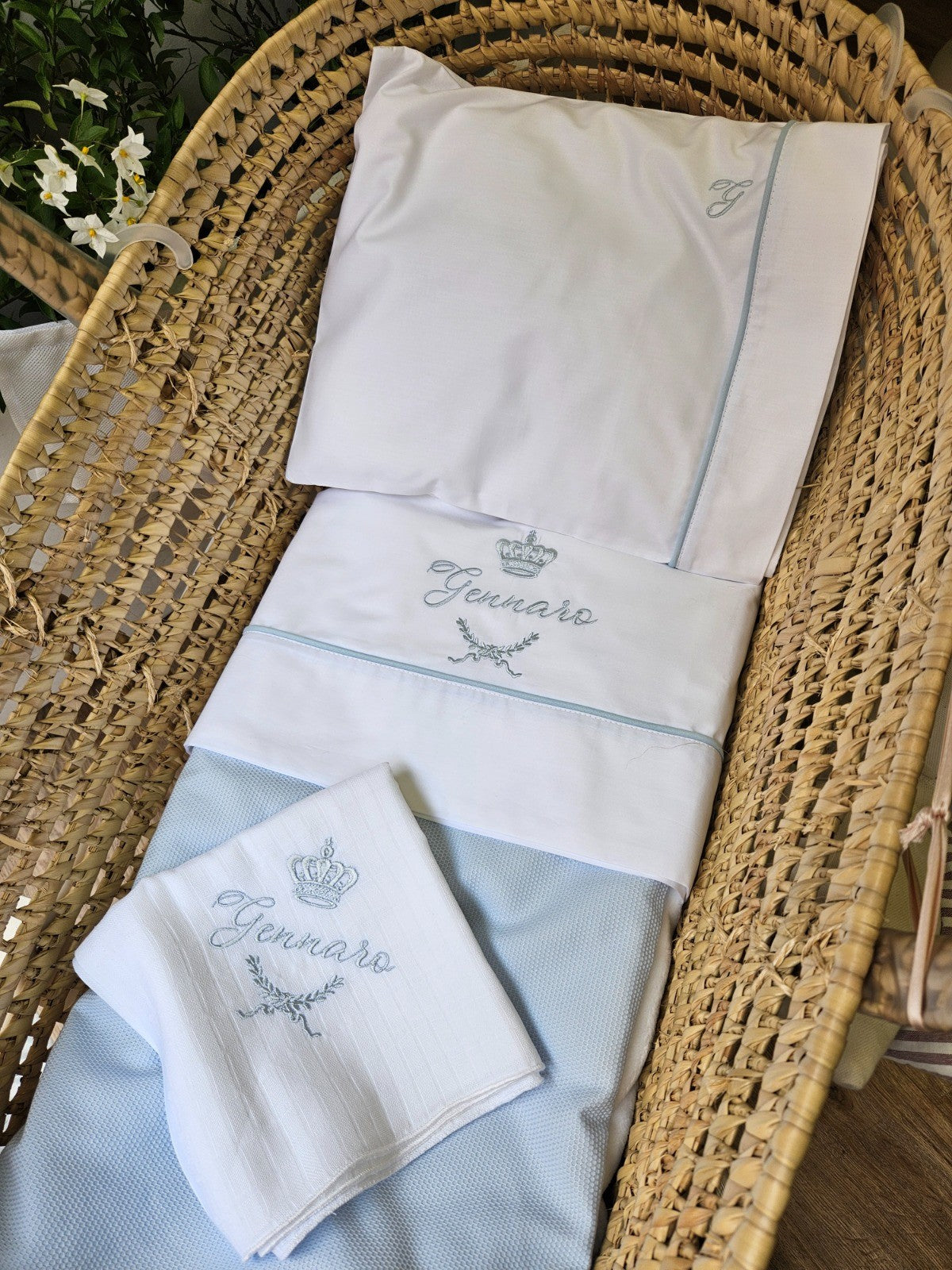 Coordinato nascita in cotone bianco con bavaglino