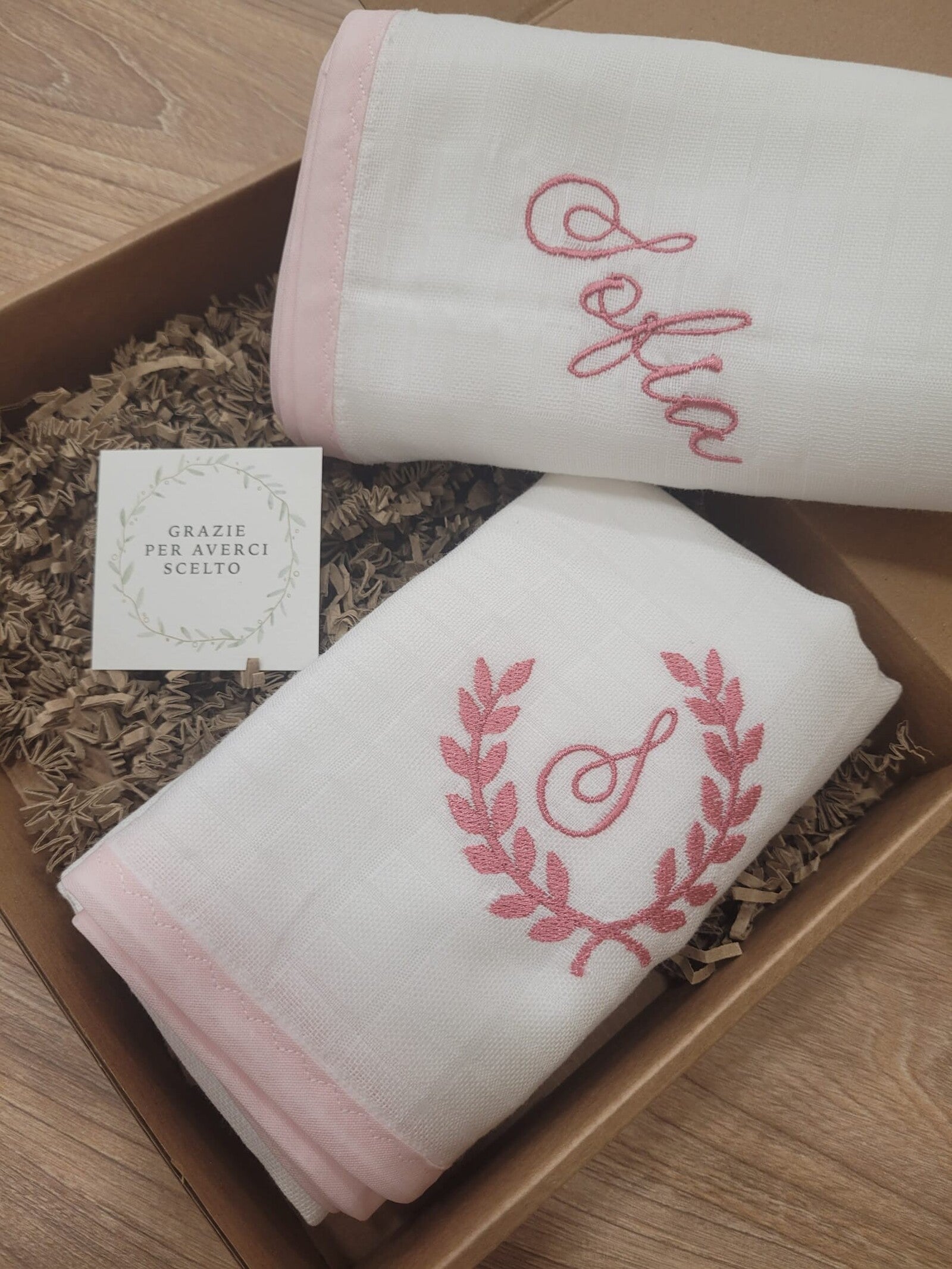 Coppia di quadrati di cotone con profilo colorato